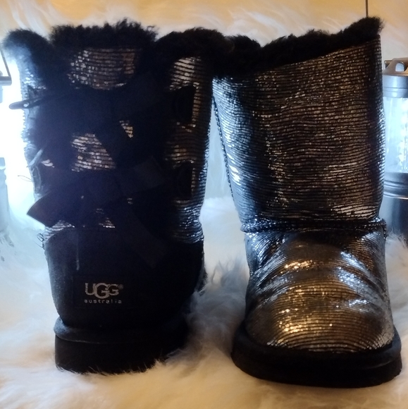 UGG BOOTS Girls Baily Boot Bows, Silver Sparkles, Black Sherpa size 5 - Picture 11 of 14